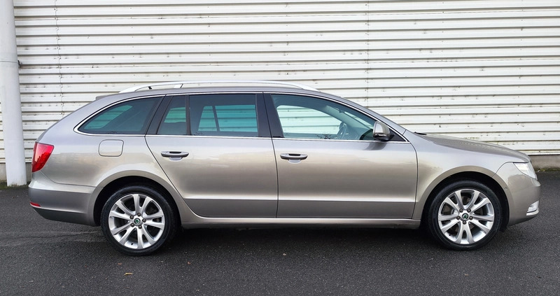 Skoda Superb cena 29900 przebieg: 248000, rok produkcji 2010 z Szczecin małe 596